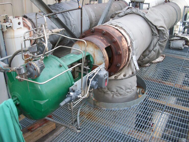 How does the 381a6159p313 valve contribute to turbine safety?